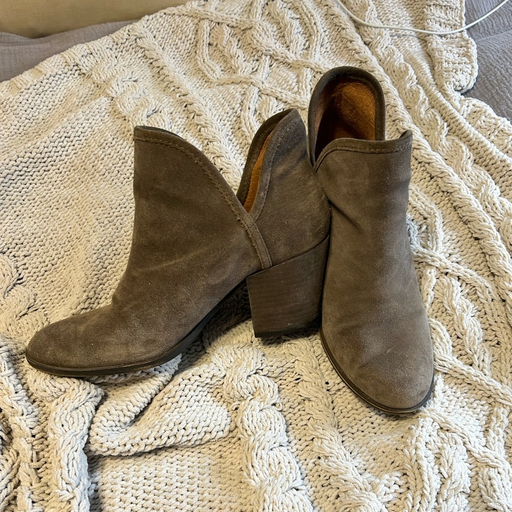 Lucky Brand brown ankle boots
